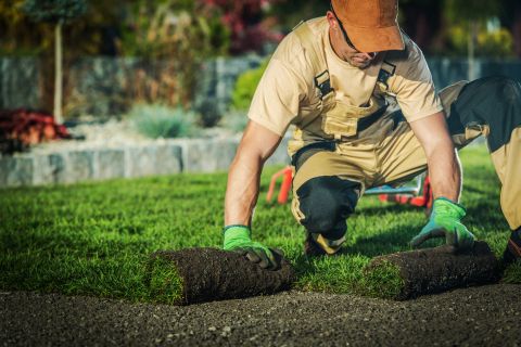 A Landscaper in Arroyo Grande Who is Covered by Landscaper Insurance 
